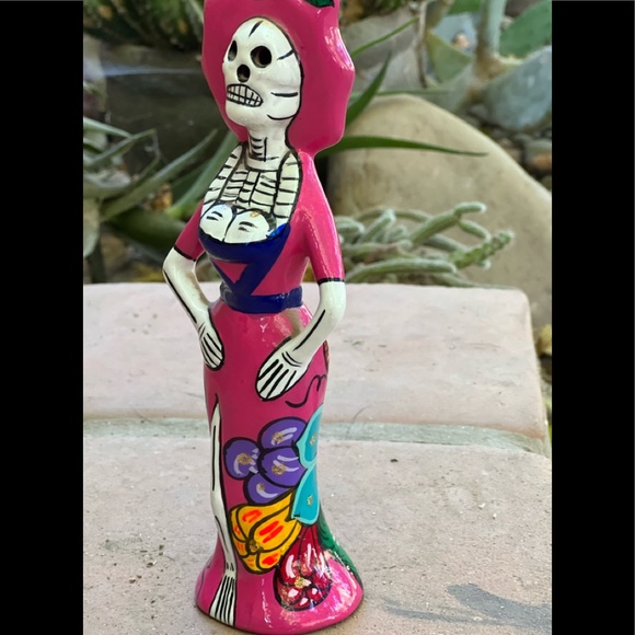 Artisanal Catrina Mexican Ceramic - Dia de Los muertos - Picture 3 of 6